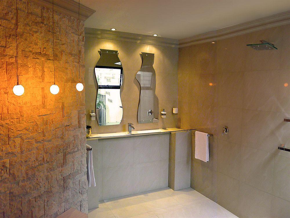 Twin Waters Guest House Randburg Esterno foto