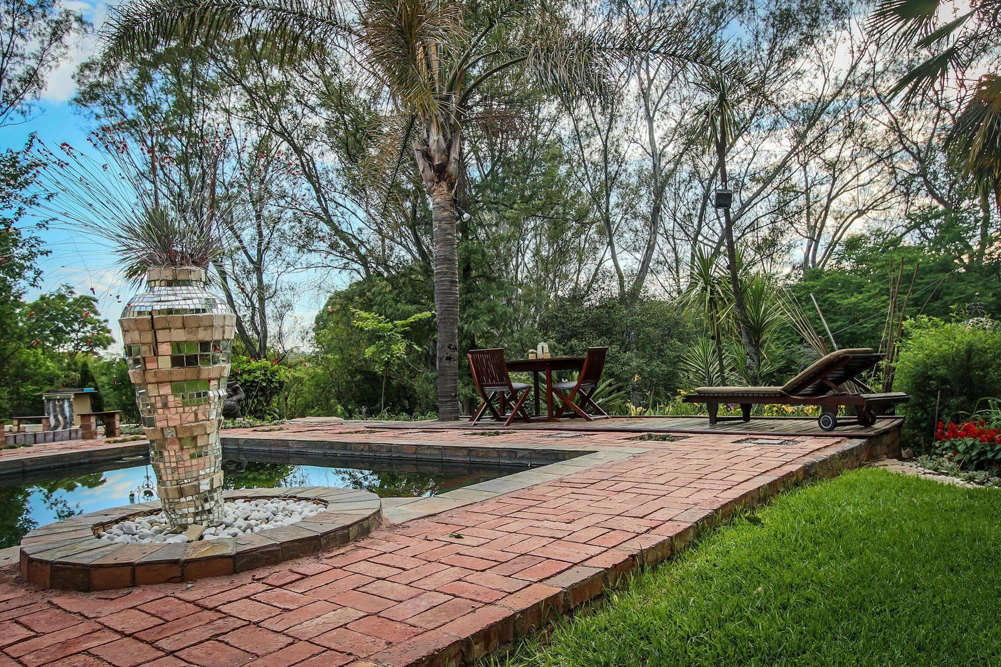 Twin Waters Guest House Randburg Esterno foto